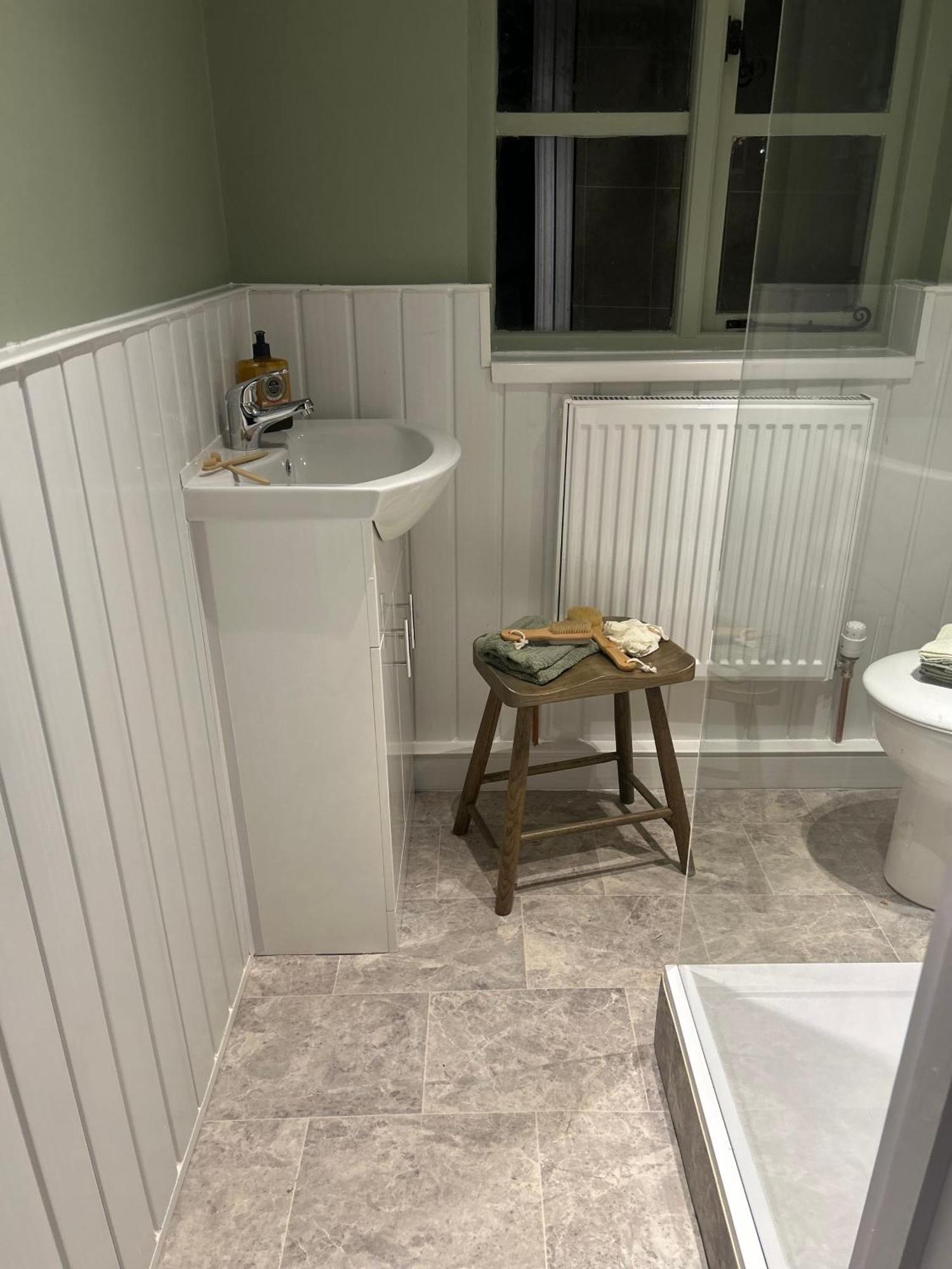Park View Is A Beautiful Whole Entire House Close To Town Centre, Sleeps 8 In 4 Rooms, 2 Doubles And 4 Single Beds With 2 Shower Rooms, Available For Holidays, Insurance Stays, Trades People, Contractors, Pets Welcome Wisbech Bagian luar foto